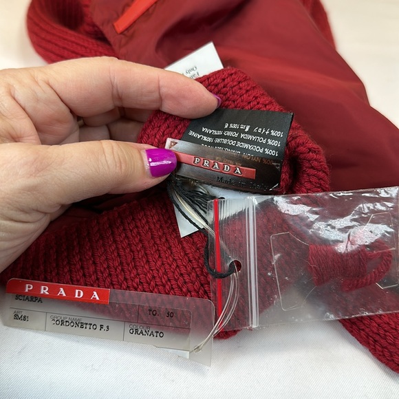 NWT Prada Wool scarf/wrap with nylon backing. - Picture 6 of 7
